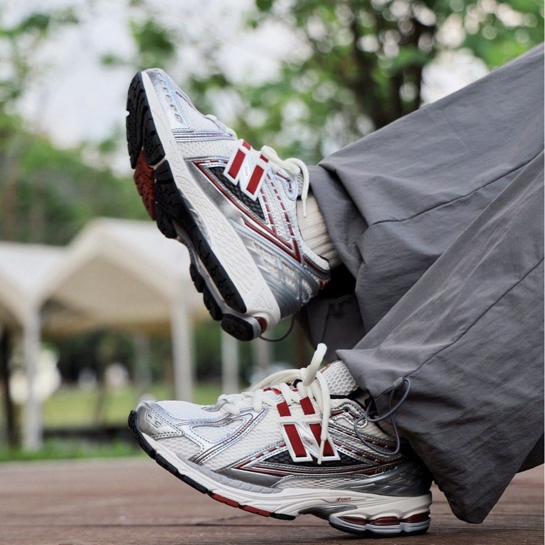 New Balance 1906R Silver Classic Crimson